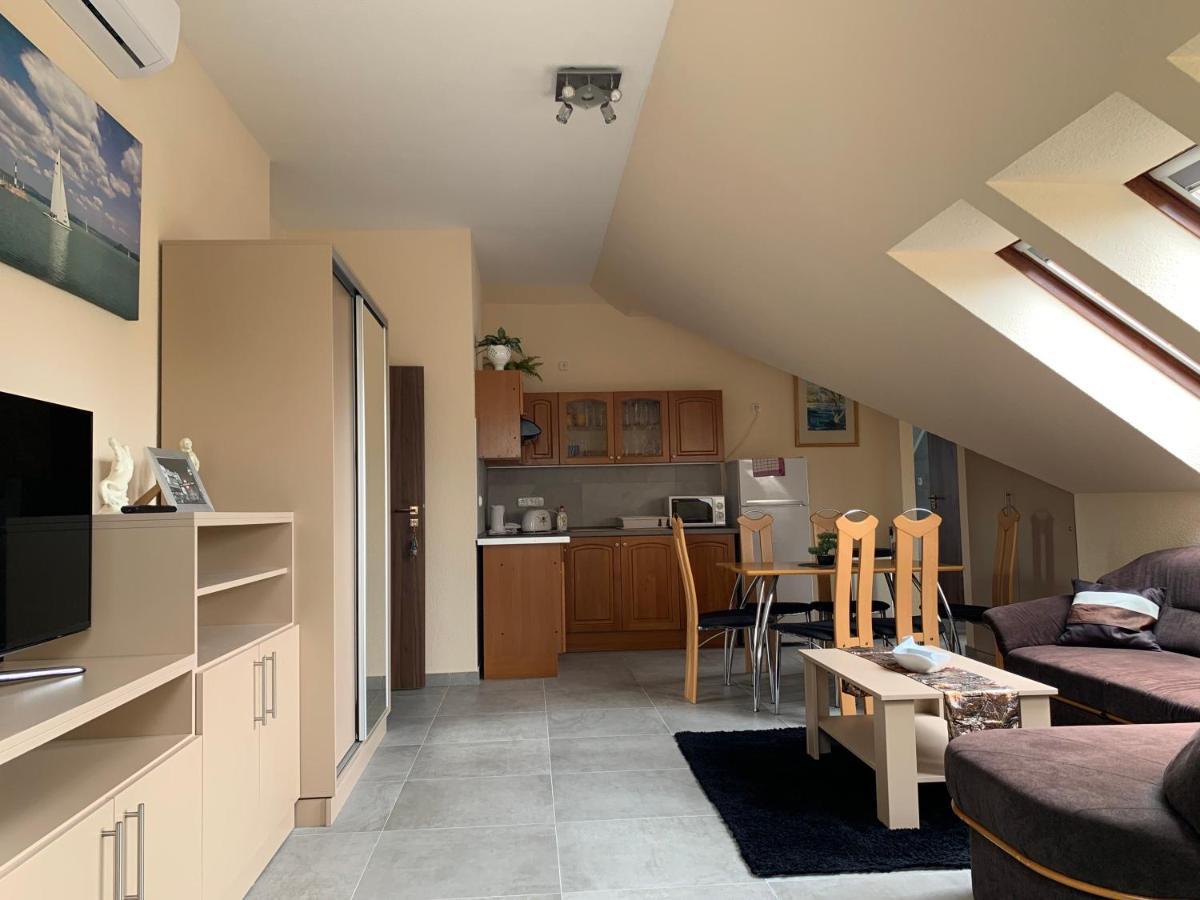 Balaton Kinizsi Apartman Siofok Bagian luar foto